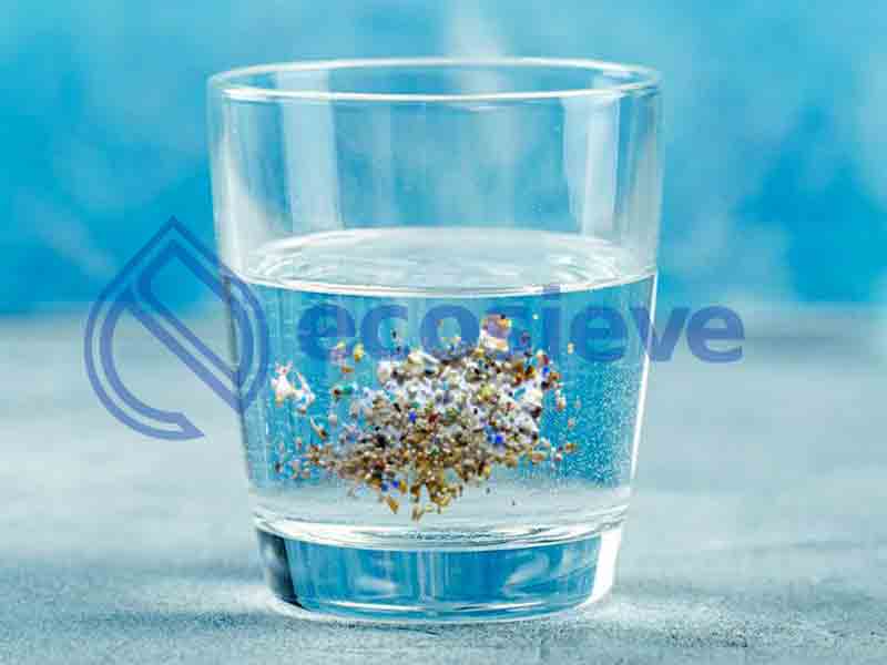 یک روش ساده و شگفت‌انگیز برای حذف میکروپلاستیک‌ها از آب آشامیدنی